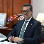 En entrevista con La Hora, el ministro de Finanzas, Jonathan Menkos, refirió que aun no se toma una decisión respecto del subsidio, pero que el margen fiscal es reducido. Foto: José Orozco.