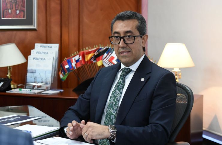 En entrevista con La Hora, el ministro de Finanzas, Jonathan Menkos, refirió que aun no se toma una decisión respecto del subsidio, pero que el margen fiscal es reducido. Foto: José Orozco.