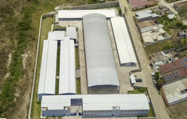 Vista aérea de la Escuela Bicentenario de Esquipulas, la que, según la UCEE, fue la más recientemente entregada al Mineduc.
