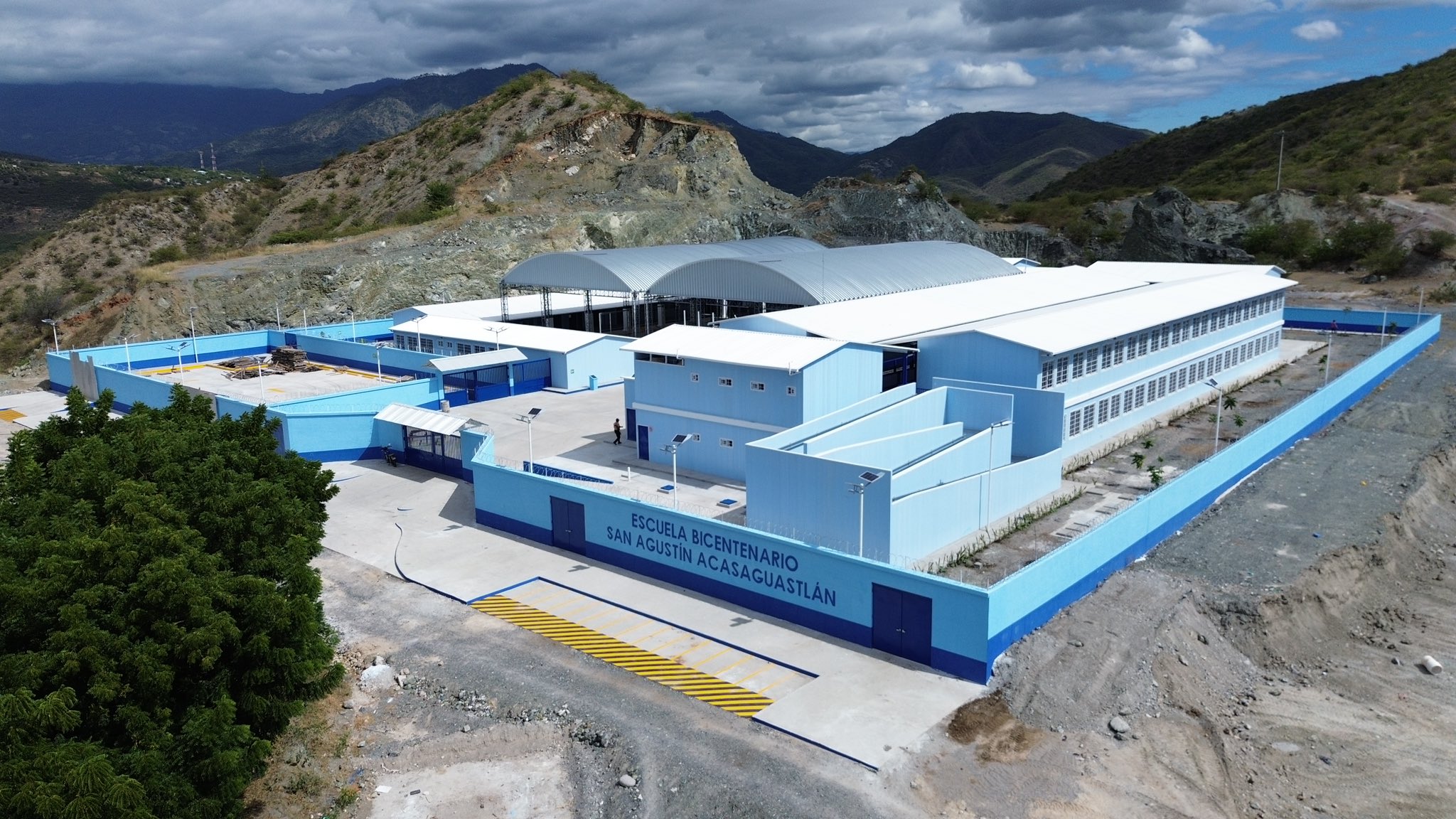 Escuelas Bicentenario: seis entregadas y siete atrapadas entre retrasos, rescisiones y denuncias penales