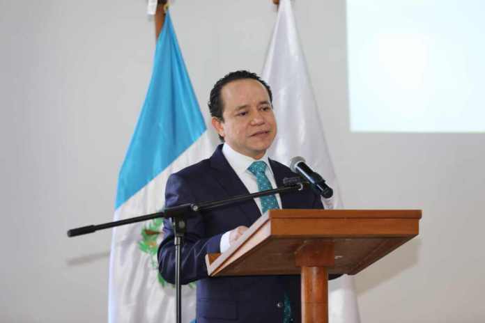 La CC dió trámite amparo solicitado por el magistrado Estuardo Cárdenas con el que busca revertir la decisión de la CSJ de trasladarlo de cámara. Foto La Hora: OJ