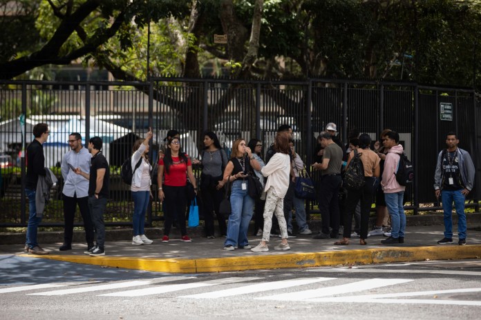 Evacuaciones y pánico por nuevo sismo en Venezuela