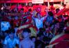 Derrumbe de fuente en Salamanca deja un fallecido y un herido tras festejos del triunfo de España en el Mundial Aficionados de la selección española celebran en la plaza de toros de Toledo la victoria del combinado español en la final del Mundial 2026 tras derrotar este domingo a la selección de Argentina en el encuentro que han disputado en Nueva Jersey.EFE/Ángeles Visdómine