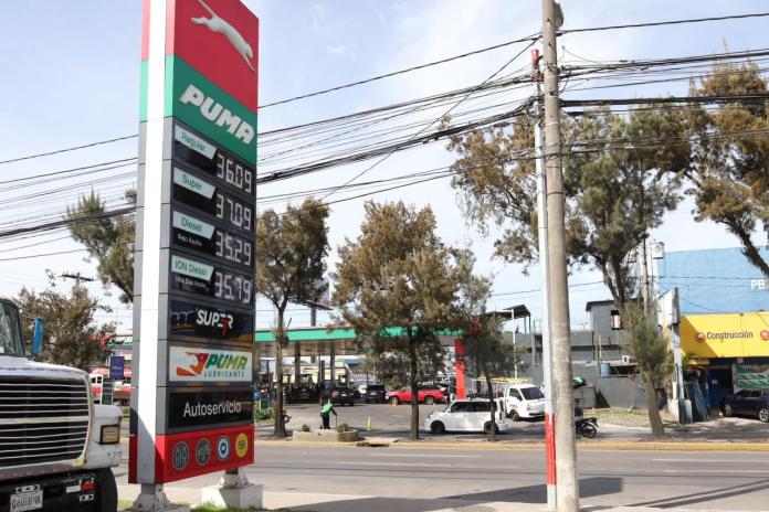 El subsidio a los combustibles finalizó el 2 de junio a las 24 horas. Este martes, en algunas estaciones de servicio, los precios alcanzaron los Q37. Foto La Hora: Daniel Ramírez.