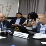 El viceministro de Gobernación, Estuardo Solórzano, en reunión con el diputado Felipe Barrera. Foto: Congreso de la República
