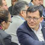 El exabogado de Roxana Baldetti, Arnoldo Medrano y Mynor Moto se apersonó como el nuevo abogado del cirujano Kevin Malouf. Foto La Hora: Sergio Osegueda