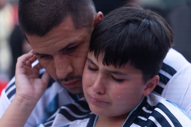 Los hinchas argentinos muestran su decepci&oacute;n despu&eacute;s de que Espa&ntilde;a derrotara a Argentina en la final de la Copa Mundial de la FIFA 2026 en Times Square, Nueva York, EE. UU., el 19 de julio de 2026.