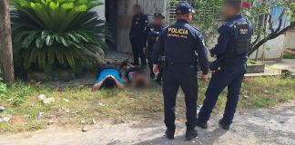 Capturan a presuntos atacantes de camión repartidor e incautan armas en Puerto Barrios, Izabal De forma preliminar, las fuerzas de seguridad han reportado la captura de cuatro personas luego del ataque contra un camión repartidor de bebidas en Puerto Barrios, Izabal. Foto La Hora: PNC