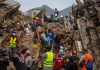 Equipos de rescate en plena acción en Venezuela.