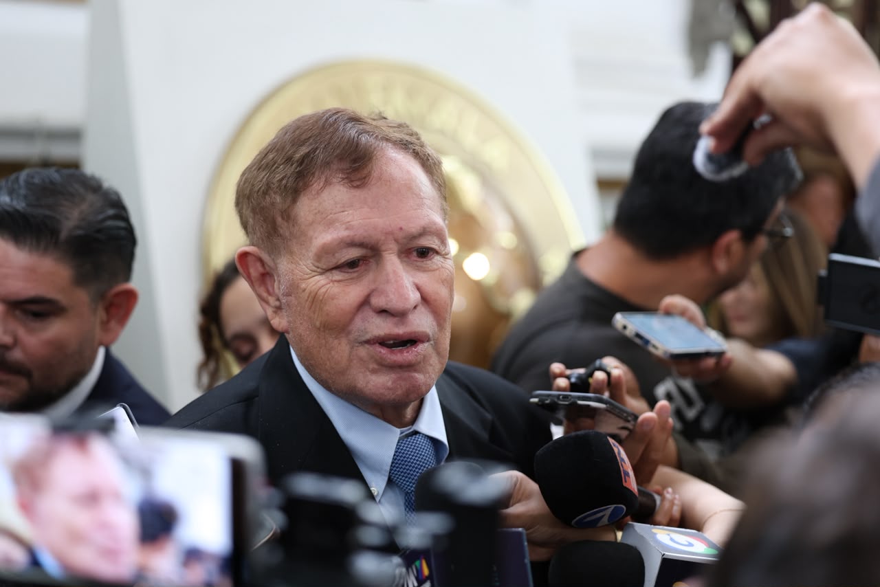 Luis Contreras lleva 22 años ininterrumpidos de representar al distrito marquense en el Legislativo. Foto: La Hora/Congreso.