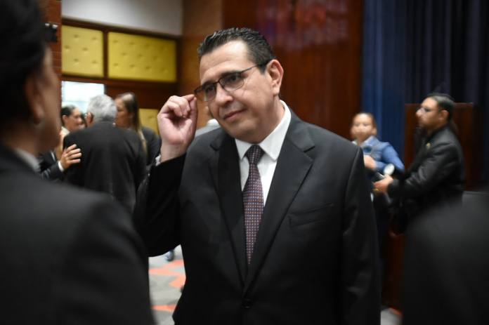 n declaraciones a medios de comunicación, el fiscal general Gabriel García Luna afirmó que no sería ninguna sorpresa que en las próximas semanas existan casos que respondan a intereses mediáticos. Foto La Hora: José Orozco.