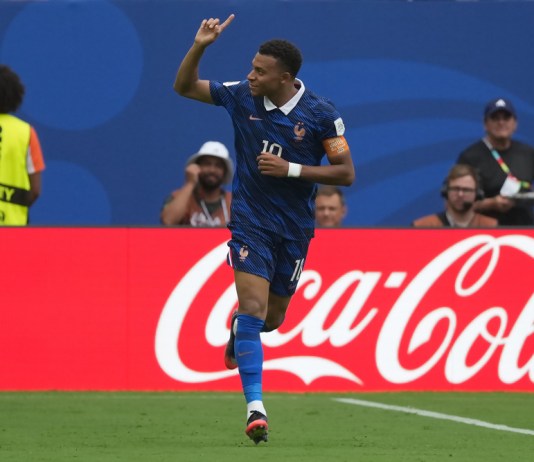 Mbappé iguala a Messi como máximo goleador histórico en mundiales y lidera la Bota de Oro Kylian Mbappe de Francia celebra un gol este sábado, en un partido por el tercer lugar del Mundial de la FIFA 2026. Foto La Hora: EFE