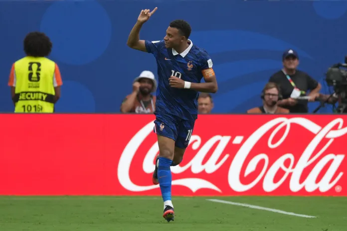 Mundial de la FIFA 2026: Francia - Inglaterra Kylian Mbappe de Francia celebra un gol este sábado, en un partido por el tercer lugar del Mundial de la FIFA 2026. Foto La Hora: EFE