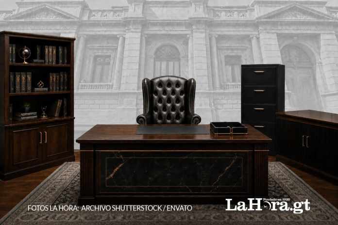Cuatro proveedores de muebles y equipo de oficina han hecho negocios por Q6.93 millones con el Congreso, en lo que va de la X Legislatura.