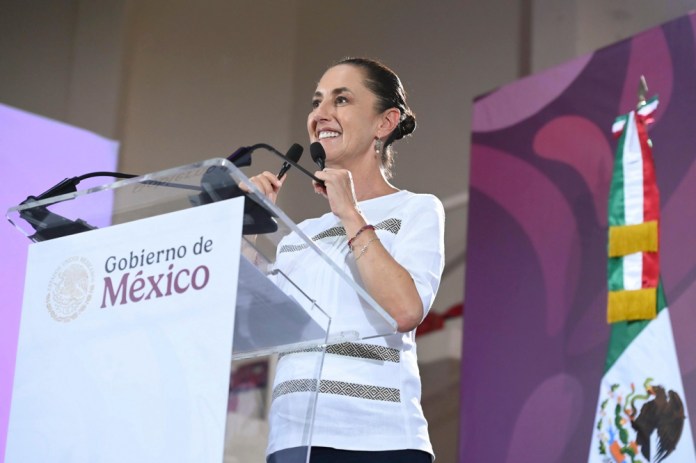 Sheinbaum asistirá a la final de la Copa del Mundo tras invitación de Trump Luego de recibir una invitación de parte del presidente Donald Trump, la presidenta de México, confirmó que asistirá a la final. Sheinbaum, no asistió a la inauguración en México. Foto La Hora: EFE