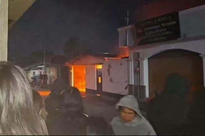 El OJ se pronunció tras los hechos registrados en Nebaj, Quiché, luego que pobladores quemaran la casa de una juzgadora. Foto La Hora: Redes Sociales