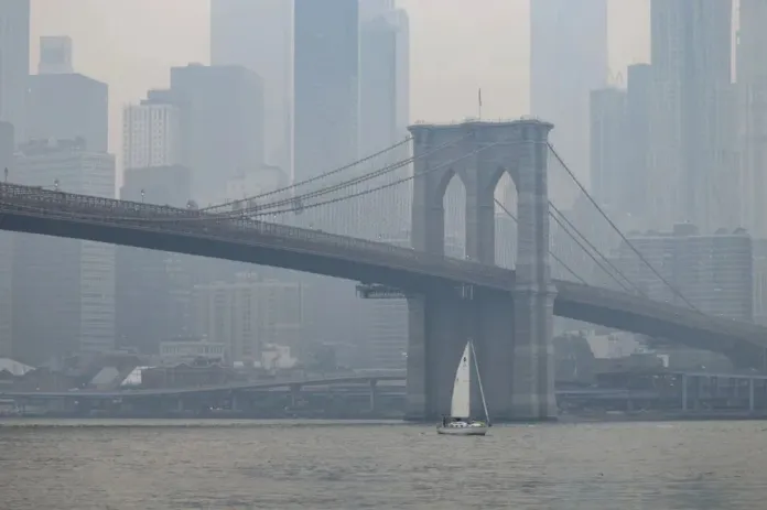 ny Las autoridades locales confirmaron que las condiciones meteorológicas actuales son óptimas y el cielo se mantiene completamente despejado, garantizando una excelente calidad del aire para el partido más importante del torneo.