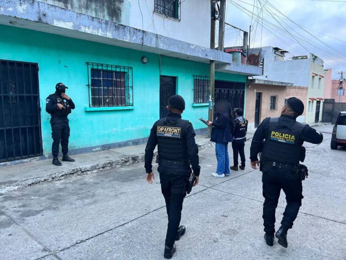 pnc allanamientos Los allanamientos se efectúan en cuatro municipios del departamento de Guatemala. Foto La Hora: PNC