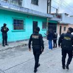 Los allanamientos se efectúan en cuatro municipios del departamento de Guatemala. Foto La Hora: PNC