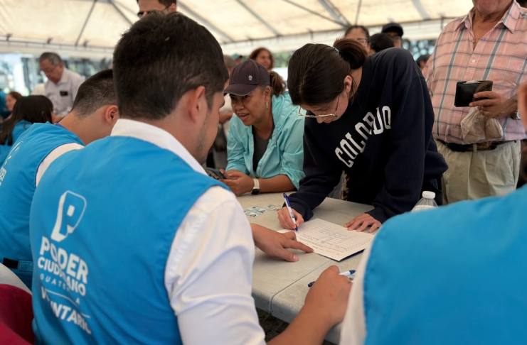 Poder Ciudadano inicia la recolección de firmas para llevar al Congreso su reforma al sistema de justicia Poder Ciudadano abre la recolección de firmas para reformar la elección de autoridades de justicia.