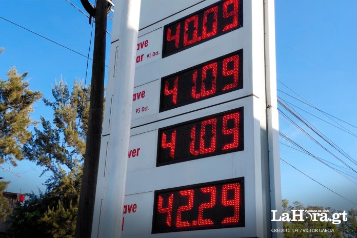 precios Q40 El precio de los combustibles registra la tercera semana con precios altos. El diésel es el más impactado. Foto La Hora: José Orozco.
