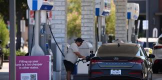 El precio de la gasolina en Estados Unidos se ubica en USD 4 por galón influenciado por el conflicto en Oriente Medio. Foto La Hora: EFE