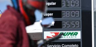 Combustibles suben hasta Q1 y llegan a Q38 el galón; el MEM anuncia intensificación de inspecciones El precio de los combustibles registró este martes un incremento de hasta Q1 por galón. Esto, ubica el precio en Q38 el galón de la gasolina superior. Foto La Hora: José Orozco.