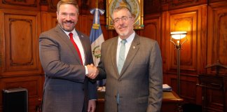 Codirector adjunto del FBI visita Guatemala para reforzar cooperación en seguridad Subdirector adjunto del FBI visita Guatemala para reforzar cooperación en seguridad.
