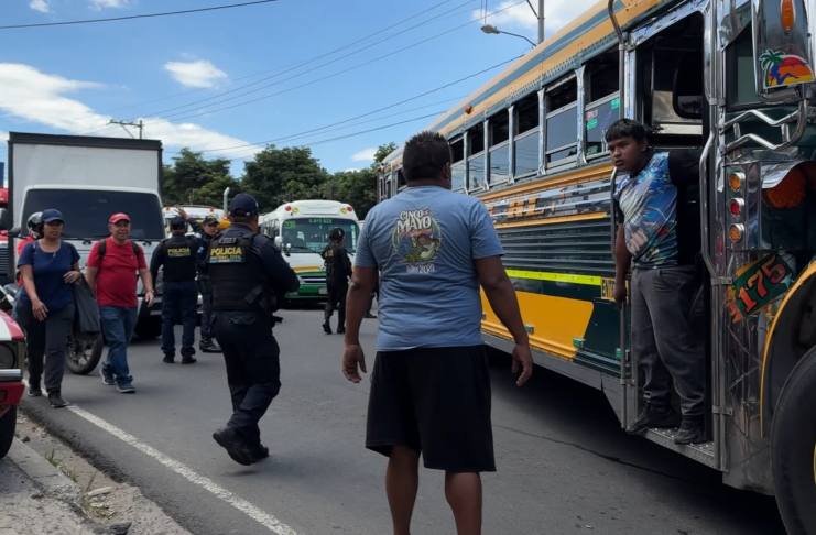 En algunos puntos de la ciudad, las protestas y manifestaciones colapsaron el tránsito. Foto La Hora: José Orozco