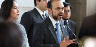 Diputados del bloque Valor en presentación de la iniciativa de ley para reformar la Ley de Arbitraje. Foto: Congreso de la República