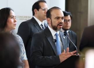 Diputados del bloque Valor en presentación de la iniciativa de ley para reformar la Ley de Arbitraje. Foto: Congreso de la República
