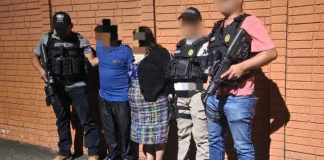 PNC detiene a dos personas que simularon secuestro para extraer Q80 mil a familiares La Policía Nacional Civil reportó la captura de dos personas señaladas de simular un secuestro para obtener Q80 mil de sus familiares. Foto La Hora: PNC