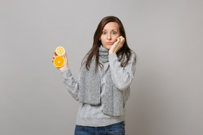 ¿La vitamina C ayuda a que no nos enfermemos? Foto: ViDI Studio / Shutterstock.