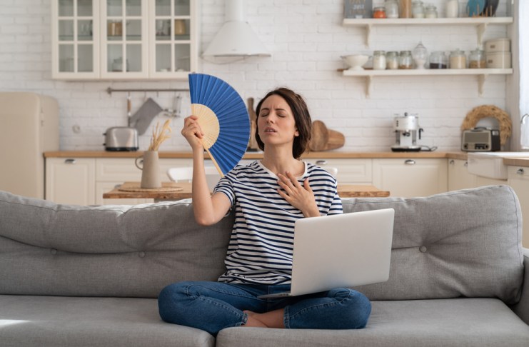 «Sudar como un pollo» es propio de humanos El sudor nos ayuda con la termorregulación del cuerpo. Foto: DimaBerlin / Shutterstock.
