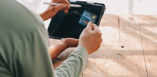 Personas suelen arruinar sus vidas por el mal uso de las tarjetas de crédito. Foto La Hora: Shutterstock