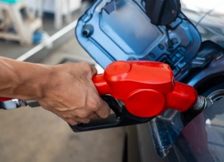 Previo a conocer propuesta de subsidio para combustibles del Gobierno, CABAL y VIVA presentan nuevas alternativas Hay prácticas que te pueden estar costando combustible. Foto: Dontree M / Shutterstock.