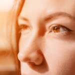 ¿Qué pasa en los ojos cuando cuesta ver durante el calor? Foto: panophotograph / Shutterstock.