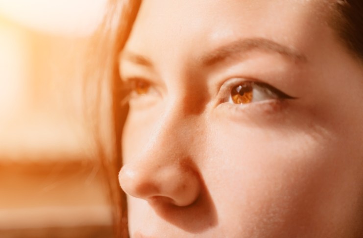 ¿Qué pasa en los ojos cuando cuesta ver durante el calor? Foto: panophotograph / Shutterstock.