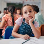 Diagnosticar las señales de TDAH tempranas puede hacerse sin prejuicios. Foto: PeopleImages / Shutterstock.
