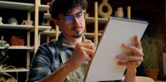 Alianza Francesa llevará a cabo un taller de dibujo gratuito este 21 y 23 de julio El taller de dibujo permitirá observar a un artista nacional en acción. Foto: MAYA LAB / Shutterstock.