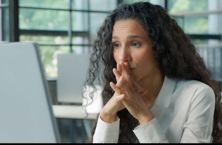 «¿Cuál es la versión correcta del documento?» El problema silencioso de las pymes La creación de varias versiones de los archivos puede generar confusión y pérdida de productividad en las pymes. Foto: MAYA LAB / Shutterstock.