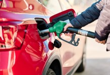 Dolor en la bomba: siguen aumentando los precios de las gasolinas globalmente. Foto La Hora: Shutterstock