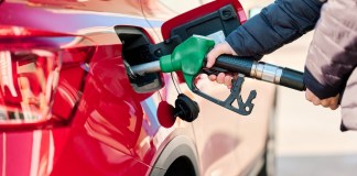 Fitch advierte impacto del petróleo: Guatemala no es inmune y debe prepararse para mayor presión en precios Dolor en la bomba: siguen aumentando los precios de las gasolinas globalmente. Foto La Hora: Shutterstock