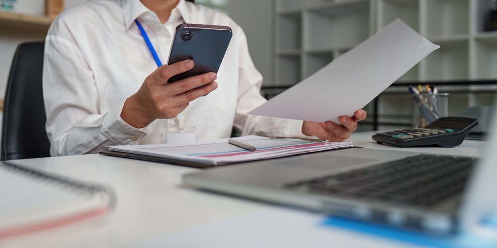 Tener los archivos almacenados no garantiza que puedan recuperarse ante un incidente. Foto: Shutterstock/Natee Meepian