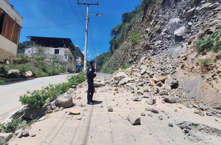 Insivumeh reporta 12 sismos en Guatemala entre la noche del 17 y la mañana del 18 de julio El sismo de 7.4 grados del viernes 17 de julio provocó algunos deslizamientos de tierra. Conred indicó haber atendido 58 emergencias. Foto La Hora.
