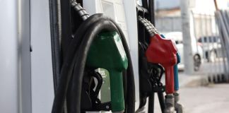 Así queda el precio de la gasolina y el diésel en Guatemala al finalizar subsidio de tres meses En varias estaciones de servicio de la capital ya se ve reflejado el cambio de precio por el galón de combustible luego de finalizar el subsidio a los carburantes este 2 de julio. Foto: La Hora/ EFE/EPA/CHRIS TORRES