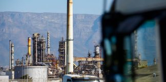 Precio del petróleo cierra en USD 78 ante anuncios de nuevas advertencias de EE. UU. a Irán. Foto Prensa Libre: EFE