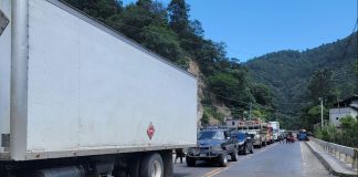 Bloqueo en rechazo al alza de combustibles en Huehuetenango es retirado, pero tránsito es lento Bloqueo San Rafael Petzal