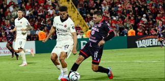 Xelajú MC no pudo defender el empate a cero en su visita a Costa Rica y terminó perdiendo el duelo ante la Liga Deportiva Alajuelense. Foto La Hora: Xelajú MC.