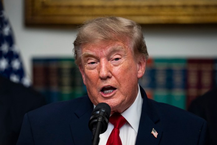 Trump anuncia aranceles del 50 % a autos y acero canadienses a partir de enero de 2027 Fotografía de archivo del presidente de EE. UU., Donald Trump. Foto La Hora: EFE